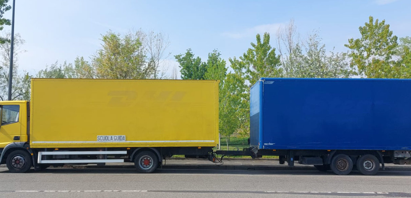 sfondo corso patente E Denny Drive Autoscuola